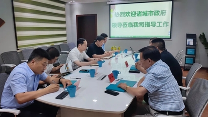 諸城市市委副書(shū)記、市長(zhǎng)王浩蒞臨我司調(diào)研會(huì)展服務(wù)工作